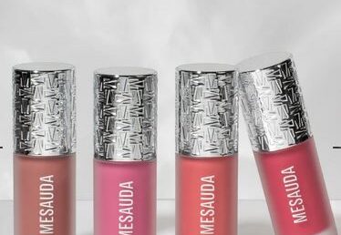 FLUSH OF BLUSH